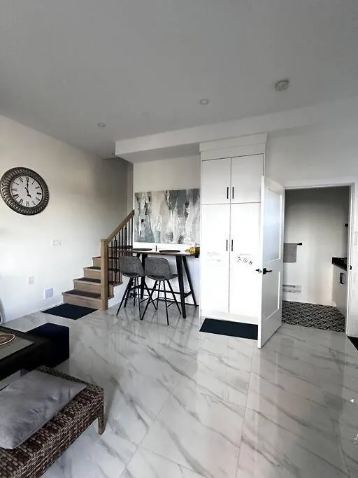 Brand New Sunset Cozy And Sweet Home Vancouver 0*,